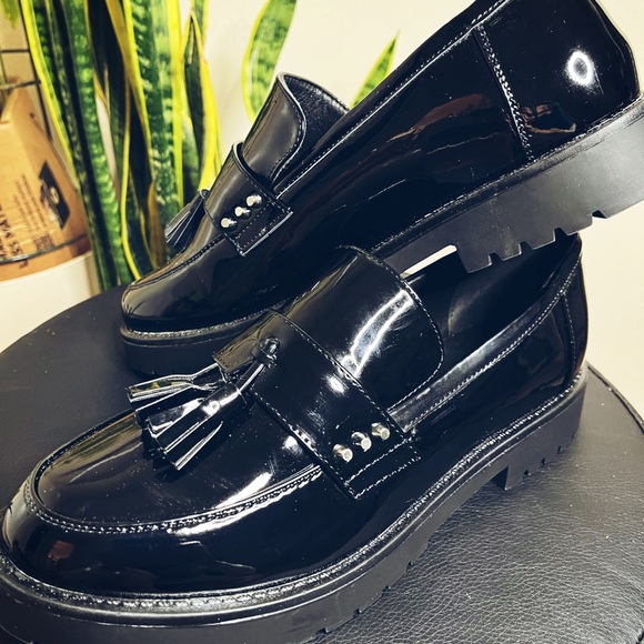 Black Patent Leather Loafers with Tassels - Picture 2 of 2
